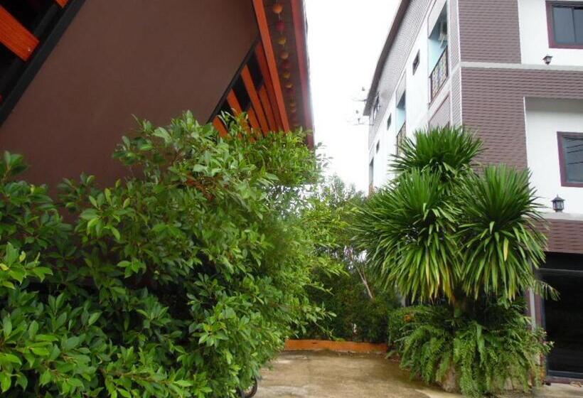 פנסיון Tubkaek Mansion