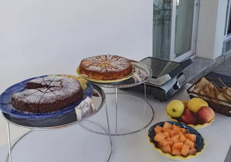 تختخواب و صبحانه Il Giardino Dei Pini