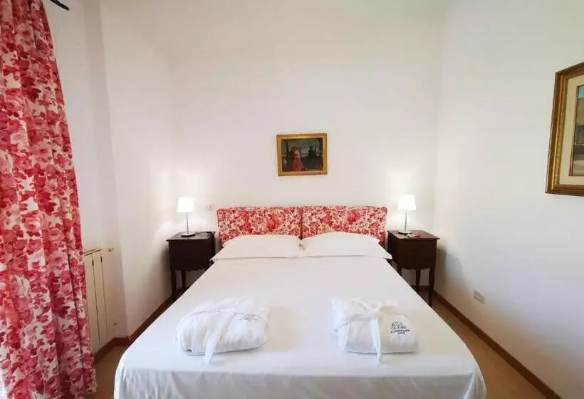 تختخواب و صبحانه Il Giardino Dei Pini