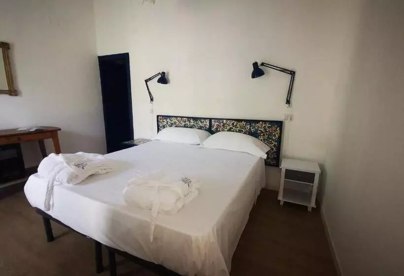 تختخواب و صبحانه Il Giardino Dei Pini