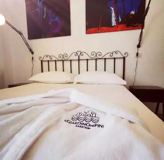 تختخواب و صبحانه Il Giardino Dei Pini