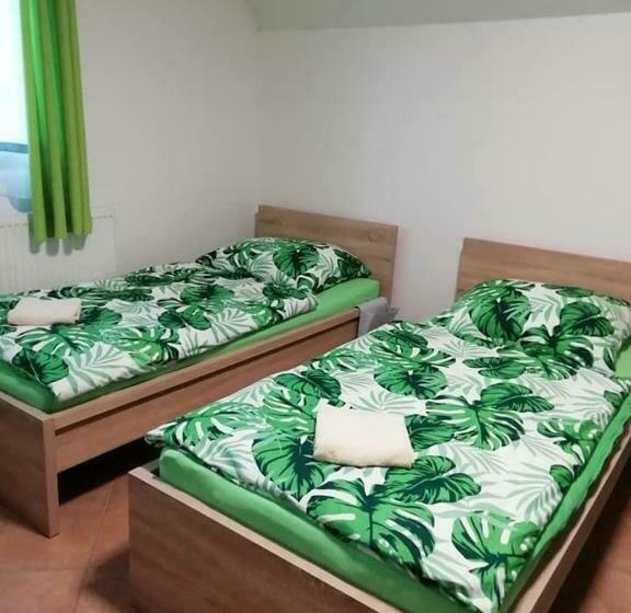 ペンション Vinný Sklep U Křížů