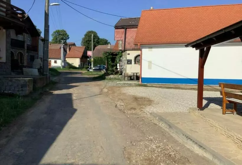 ペンション Vinný Sklep U Křížů