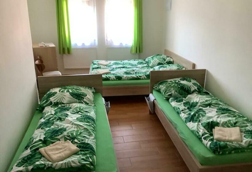 ペンション Vinný Sklep U Křížů