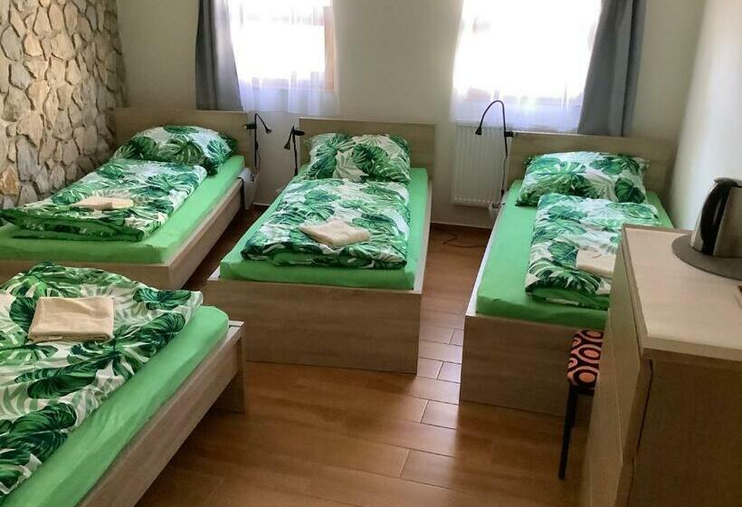 ペンション Vinný Sklep U Křížů