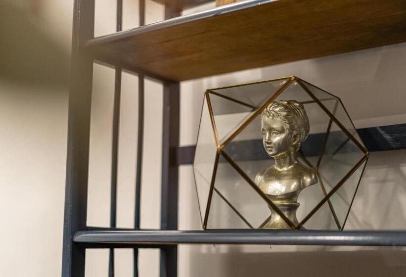 Pis Apartment In District 1