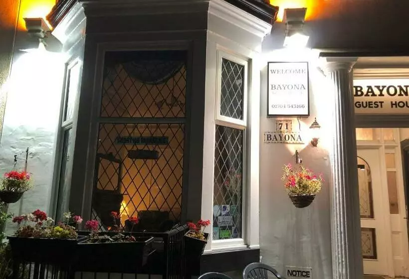 ペンション Bayona Guest House
