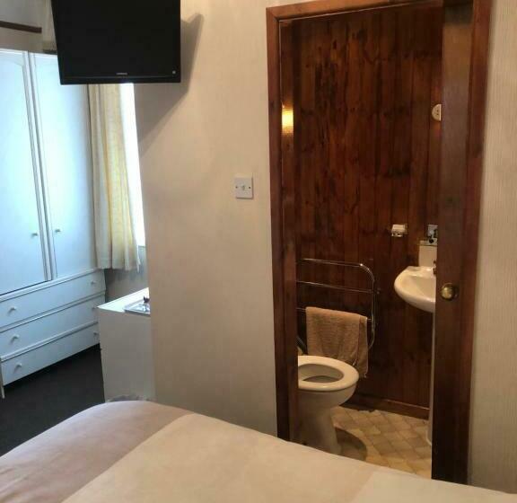 Pensione Bayona Guest House