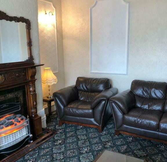 Pensione Bayona Guest House