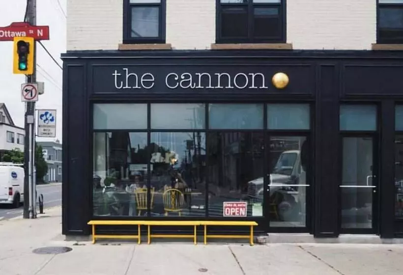 Majatalo Doucet Guesthouse