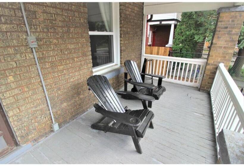 펜션 Doucet Guesthouse