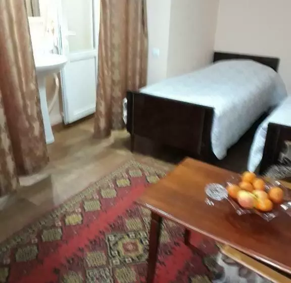 هاستل Elena