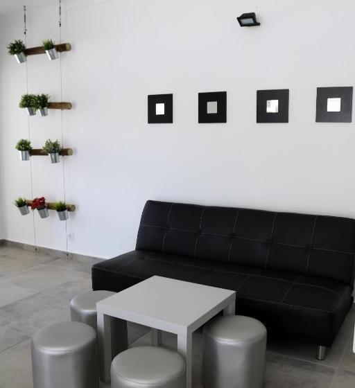 הוסטל In My House