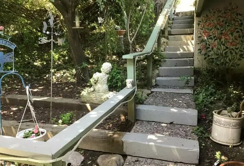 Her Castle Bed And Breakfast