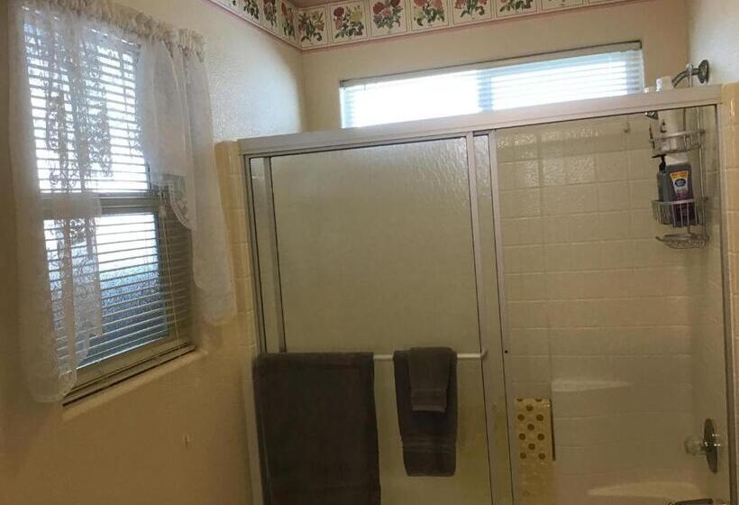 Her Castle Bed And Breakfast