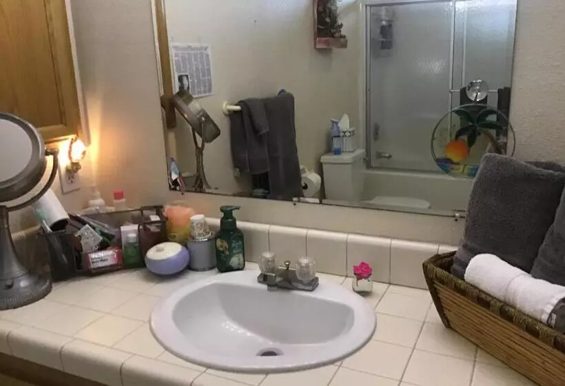 Her Castle Bed And Breakfast