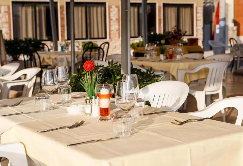 ホテル Ristorante Il Gabbiano