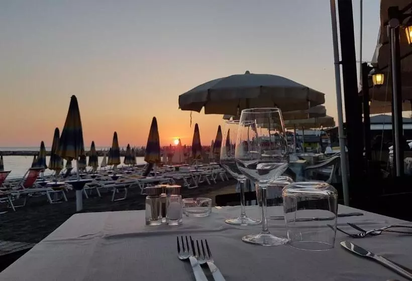 ホテル Ristorante Il Gabbiano
