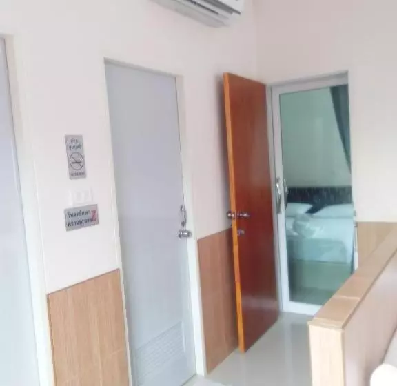 Majatalo กู๊ดวิวสัตหีบ