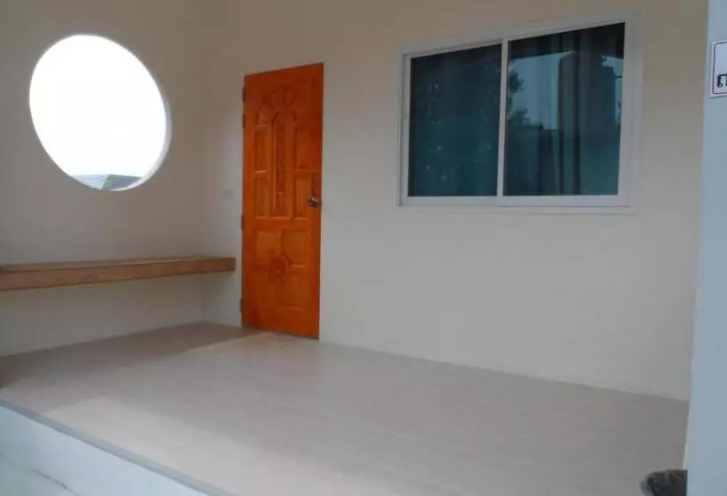 Majatalo กู๊ดวิวสัตหีบ