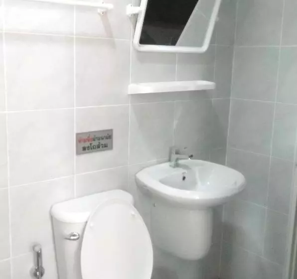 Majatalo กู๊ดวิวสัตหีบ