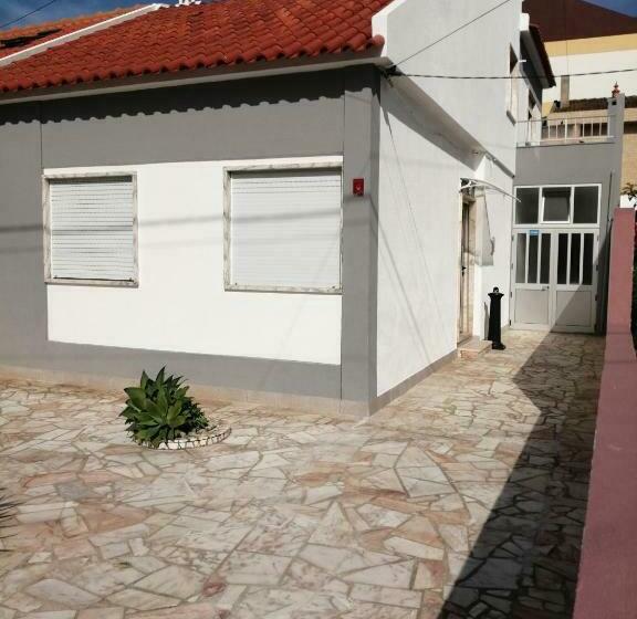 بنسيون Quartos Da Praia