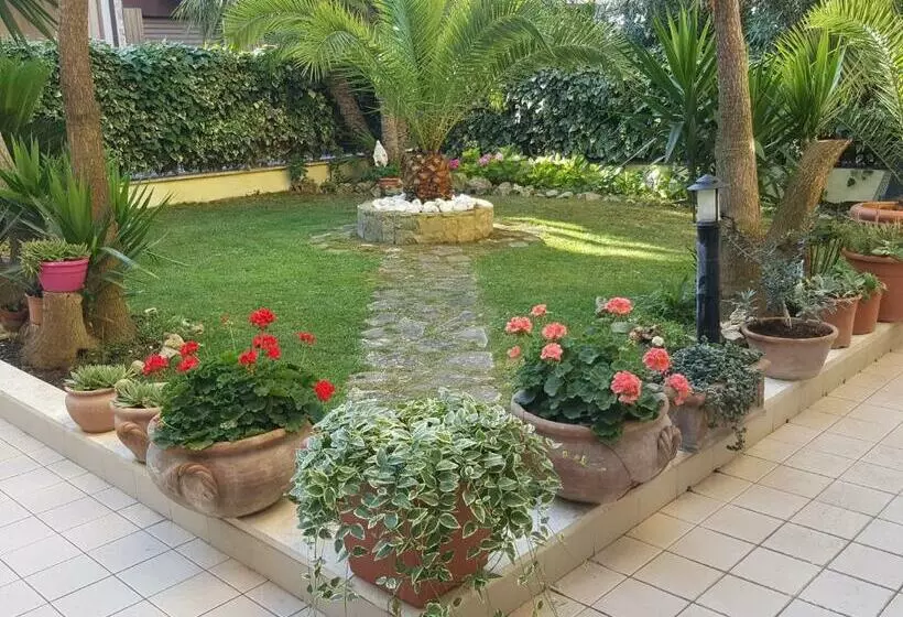 پانسیون Rosagarden S