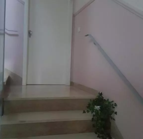 پانسیون Rosagarden S