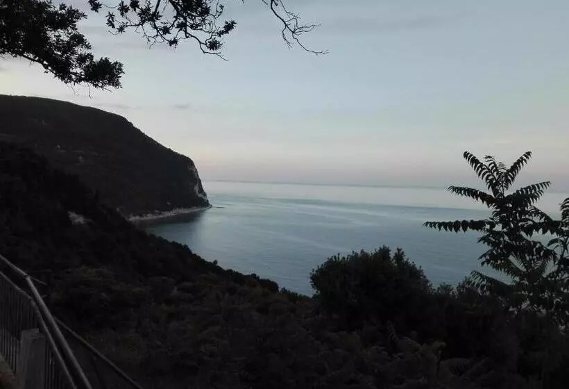 ベッドアンドブレックファースト Affittacamere Villa Zelinda