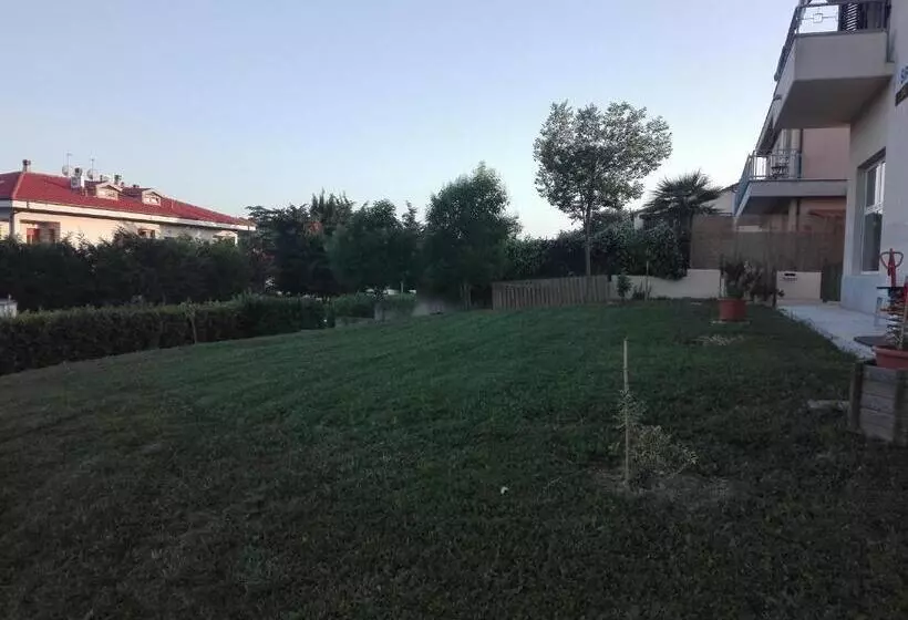 ベッドアンドブレックファースト Affittacamere Villa Zelinda