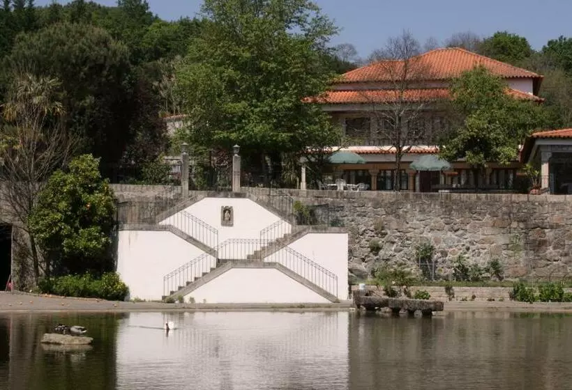 هتل Casa Do Lago