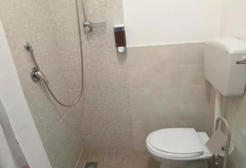 تختخواب و صبحانه Da Stefano