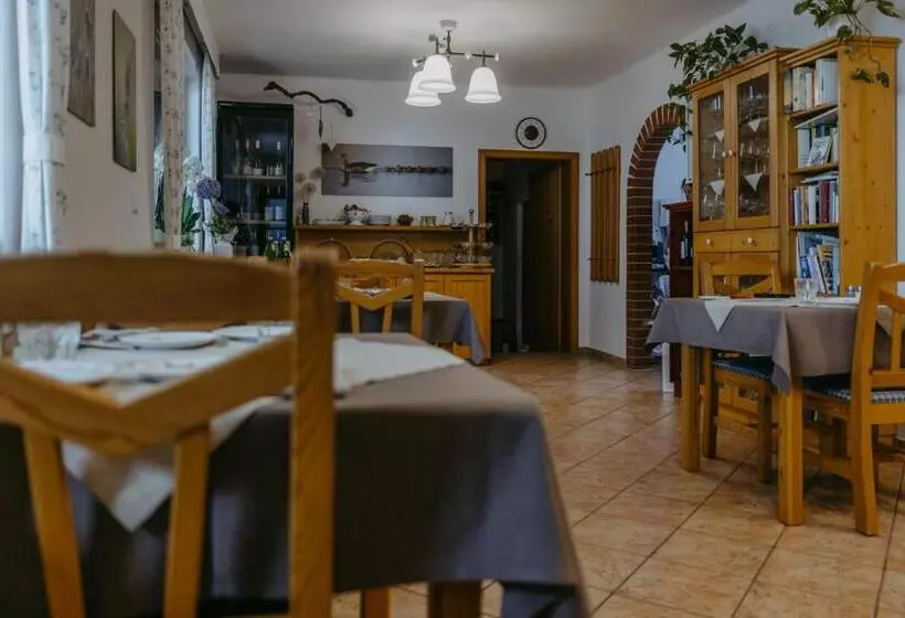 ベッドアンドブレックファースト Weingut Und Gästehaus Salzl