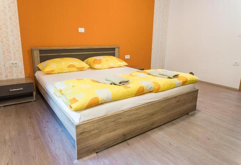 پانسیون Guest House Rosi