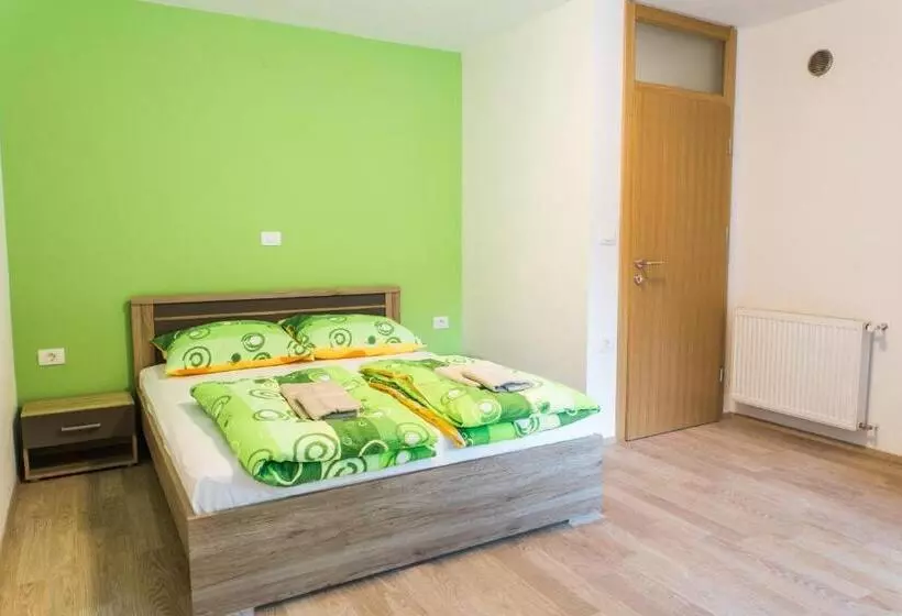 پانسیون Guest House Rosi