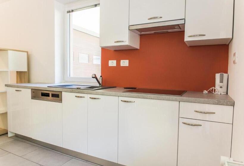 پانسیون Guest House Rosi