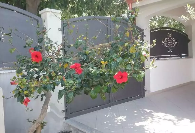 Majatalo Isola Antica