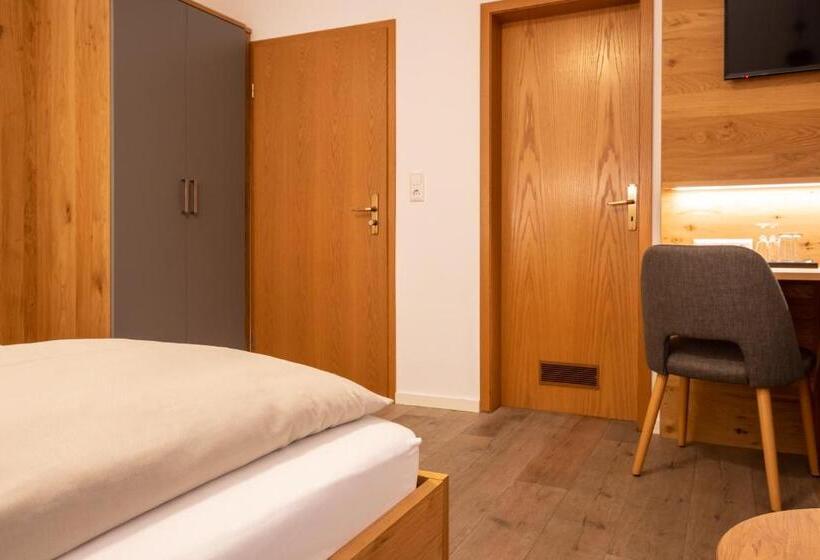 فندق صغير Zum Fässle