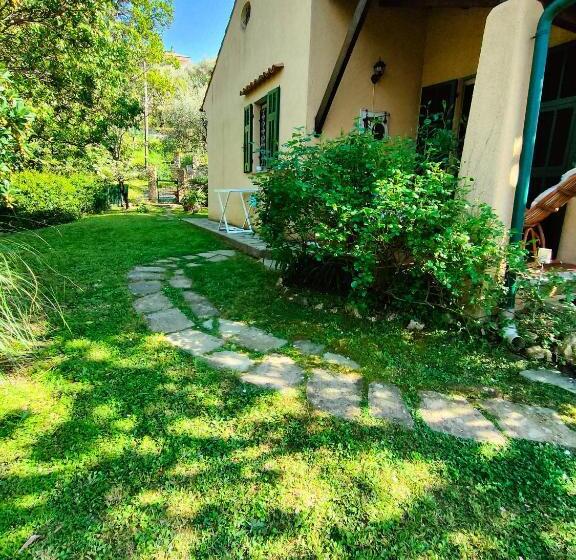 تختخواب و صبحانه L Uliveto D Argento