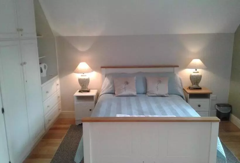 Devenish Lodge B&b