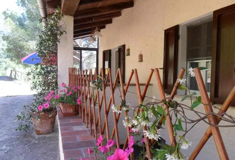 ホテル Agriturismo Le Catre