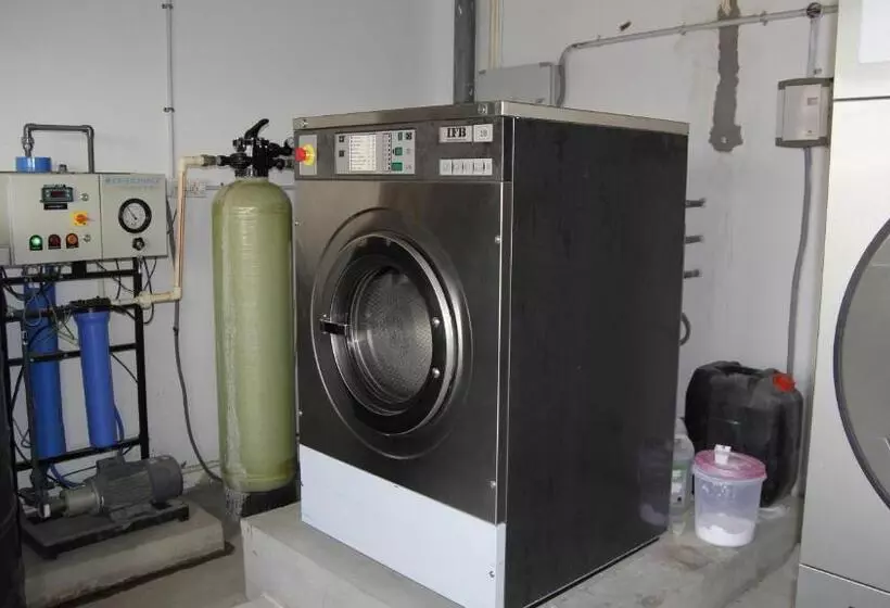 Hotelli Somisetty Landmark