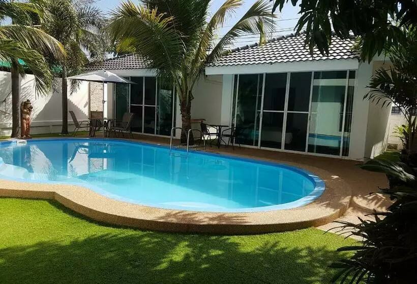 Majatalo Coconut Palms