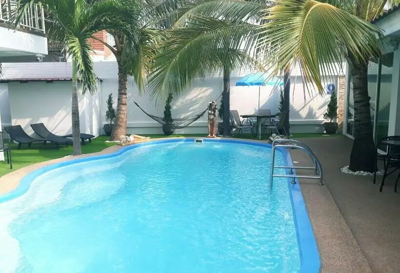 Majatalo Coconut Palms