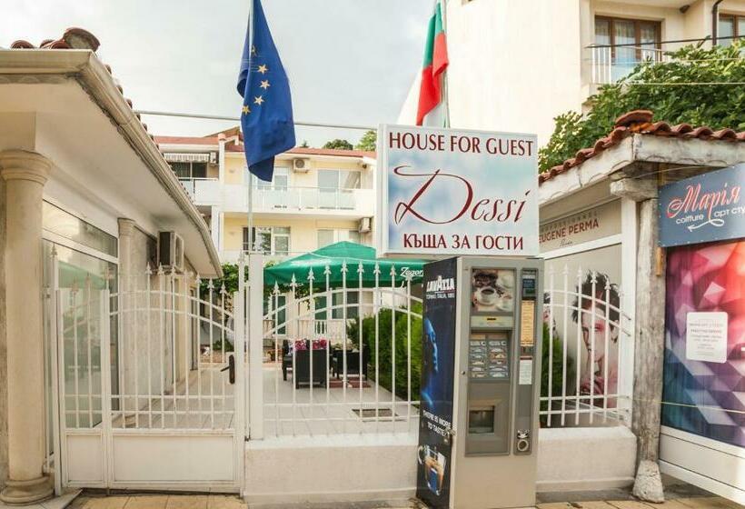 פנסיון Guest House Desi