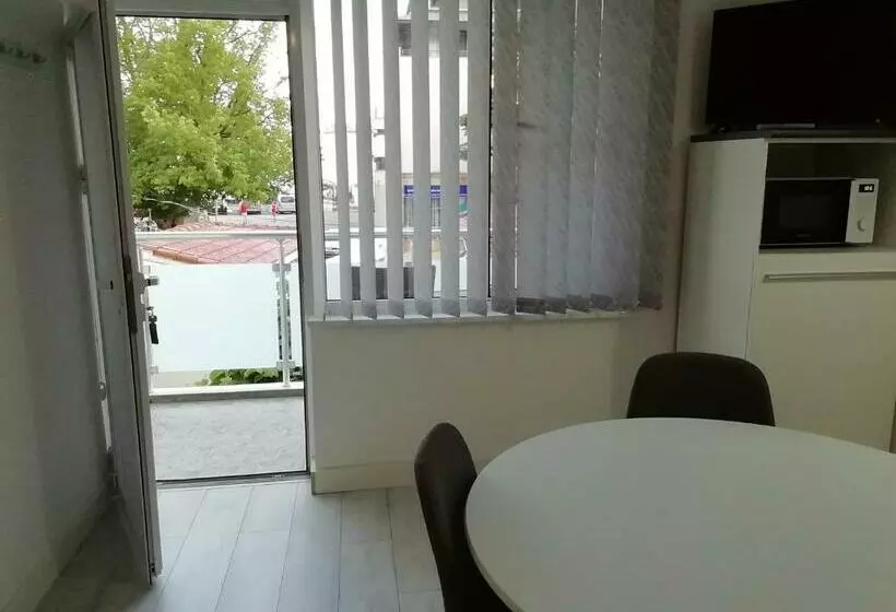 پانسیون Guest House Desi
