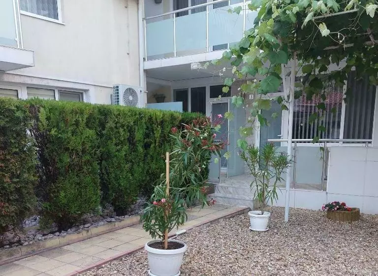 پانسیون Guest House Desi