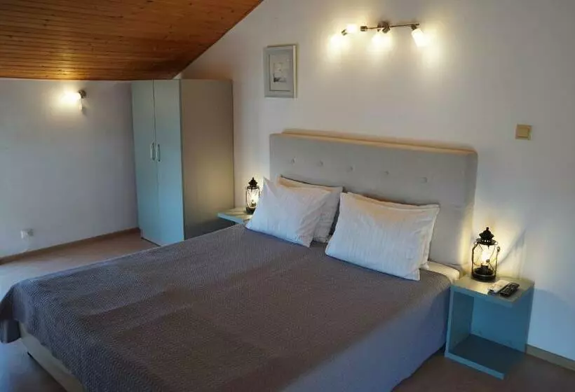 پانسیون Guest House Lambovi