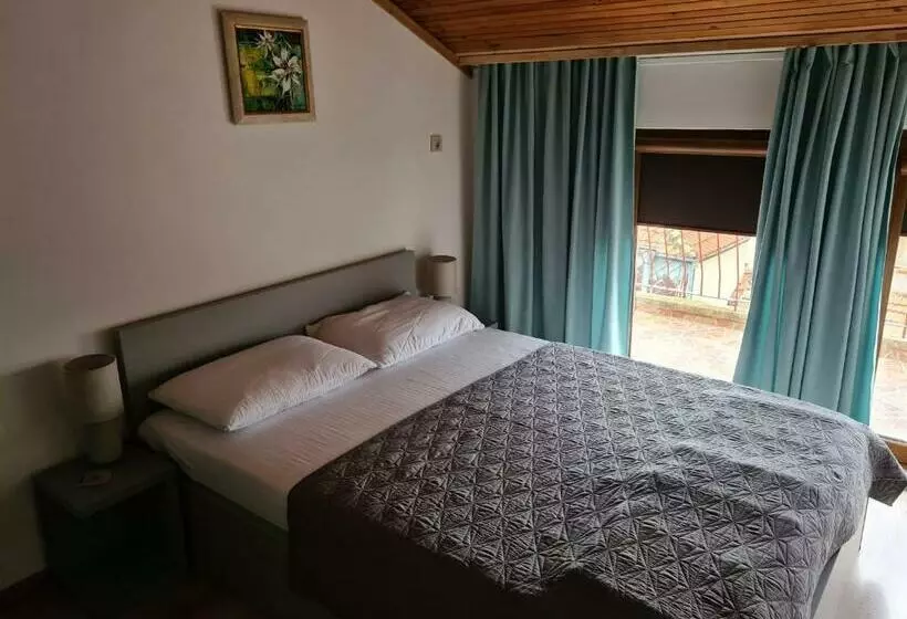 پانسیون Guest House Lambovi