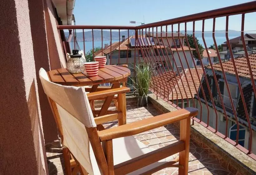 پانسیون Guest House Lambovi